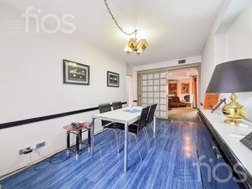 VENTA DEPARTAMENTO EN PISO EXCLUSIVO  DE  DOS DORMITORIOS MAS COMODÍN Y BALCÓN  EN ZONA CENTRO
