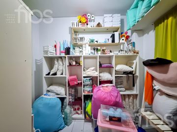 VENTA DEPARTAMENTO EN PISO EXCLUSIVO  DE  DOS DORMITORIOS MAS COMODÍN Y BALCÓN  EN ZONA CENTRO