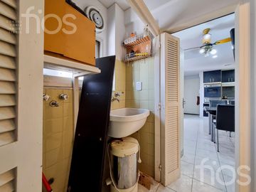 VENTA DEPARTAMENTO EN PISO EXCLUSIVO  DE  DOS DORMITORIOS MAS COMODÍN Y BALCÓN  EN ZONA CENTRO