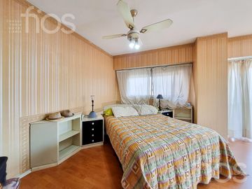 VENTA DEPARTAMENTO EN PISO EXCLUSIVO  DE  DOS DORMITORIOS MAS COMODÍN Y BALCÓN  EN ZONA CENTRO