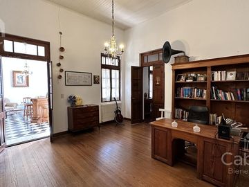 Casa de 3 dormitorios con pileta en venta, La Plata