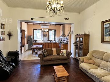 Casa de 3 dormitorios con pileta en venta, La Plata