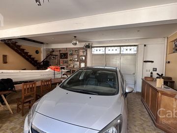 Casa de 3 dormitorios con pileta en venta, La Plata