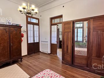 Casa de 3 dormitorios con pileta en venta, La Plata