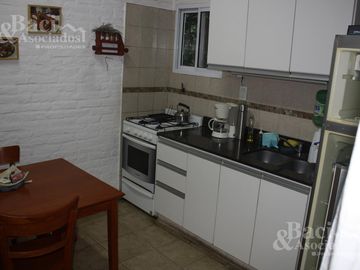 Casa quinta en barrio Los Rosaled