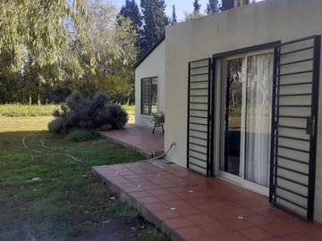Casa en venta - 2 Dormitorios 1 Baño - Cochera - 560Mts2 - Cañuelas