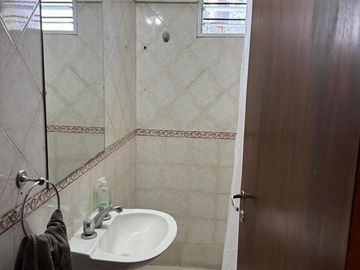 Casa en venta - 2 Dormitorios 1 Baño - Cochera - 560Mts2 - Cañuelas