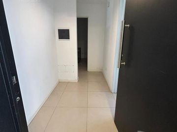 Luminoso Departamento con Balcón y Parrilla a la Venta / San Fernando