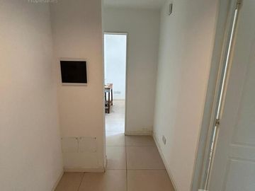 Luminoso Departamento con Balcón y Parrilla a la Venta / San Fernando