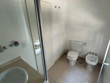 Luminoso Departamento con Balcón y Parrilla a la Venta / San Fernando