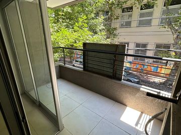 Luminoso Departamento con Balcón y Parrilla a la Venta / San Fernando