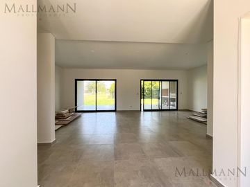 Casa en El Canton Islas- Escobar-  Mallmann Propiedades