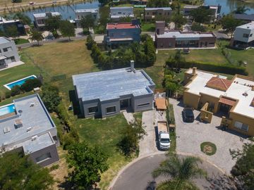 Casa en El Canton Islas- Escobar-  Mallmann Propiedades