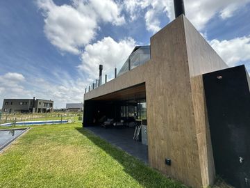 Casa en Carpinchos - Nordelta