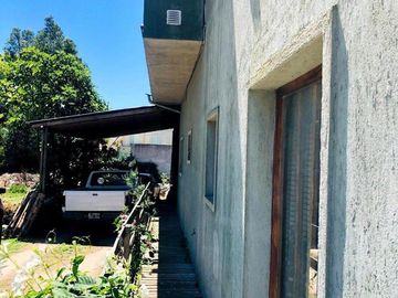 CASA CON OFICINA Y GALPON