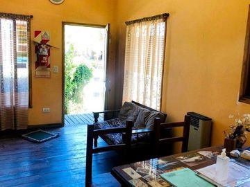CASA CON OFICINA Y GALPON