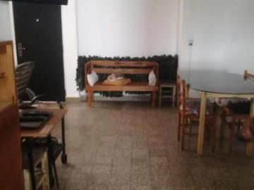 Casa en venta - 2 Dormitorios 2 Baños - 330Mts2 - Avellaneda