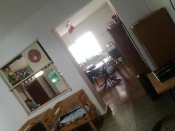 Casa en venta - 2 Dormitorios 2 Baños - 330Mts2 - Avellaneda