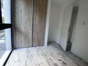 Venta 3 amb. 75M c/ cochera, frente, Lanús. Iberlucea 2922.