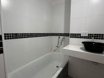 Venta 3 amb. 75M c/ cochera, frente, Lanús. Iberlucea 2922.