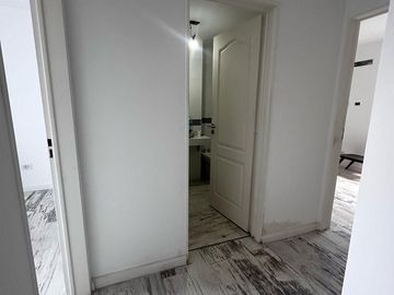 Venta 3 amb. 75M c/ cochera, frente, Lanús. Iberlucea 2922.
