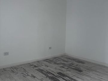 Venta 3 amb. 75M c/ cochera, frente, Lanús. Iberlucea 2922.