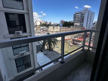 Venta 3 amb. 75M c/ cochera, frente, Lanús. Iberlucea 2922.
