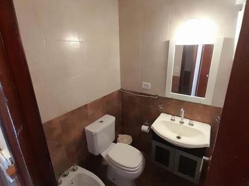 Dpto • 4 amb y cochera• Permuta x dpto en CABA • Calle 1 Y 142 Villa Gessell