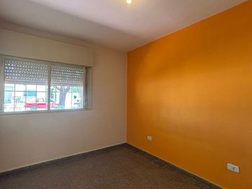 Casa en a 100 metros de Avenida Perón