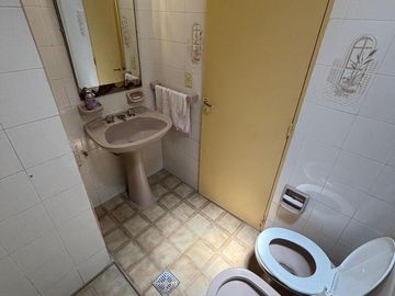 Casa en a 100 metros de Avenida Perón