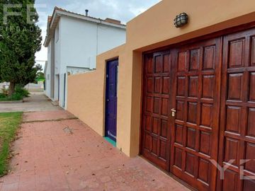 Casa en a 100 metros de Avenida Perón