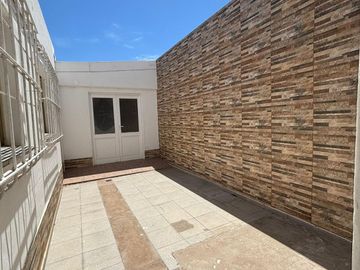 Casa en a 100 metros de Avenida Perón