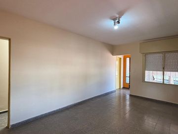 Casa en a 100 metros de Avenida Perón