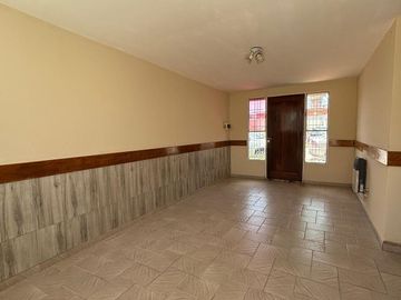 Casa en a 100 metros de Avenida Perón