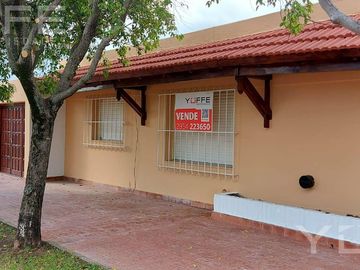 Casa en a 100 metros de Avenida Perón