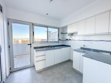 Departamento en venta en  Echesortu, Rosario - Piso exclusivo de 3 dormitorios c/ amenities.