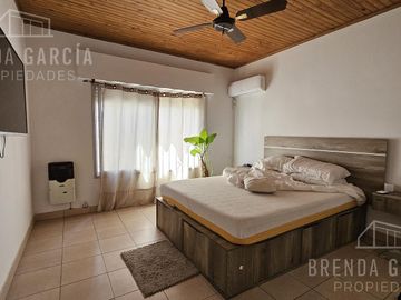 Casa en  Venta + Galpón
