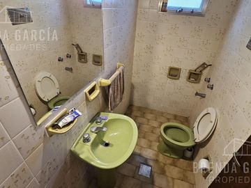 Casa en  Venta + Galpón
