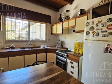 Casa en  Venta + Galpón