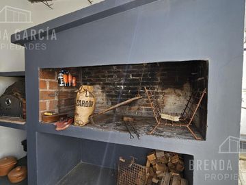 Casa en  Venta + Galpón