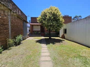 Casa en  Venta + Galpón