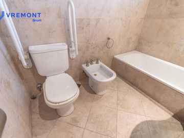 Venta Casa 6 AMB en Parque Chacabuco, Capital Federal.