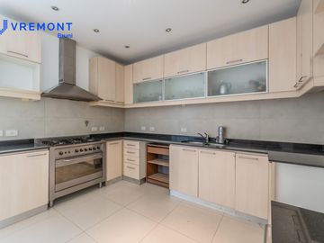 Venta Casa 6 AMB en Parque Chacabuco, Capital Federal.