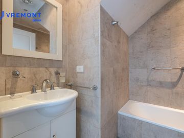 Venta Casa 6 AMB en Parque Chacabuco, Capital Federal.