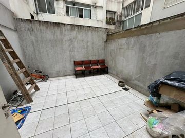 VENTA - DEPARTAMENTO 3 AMBIENTES CON BALCON Y DOS PATIOS - CABALLITO