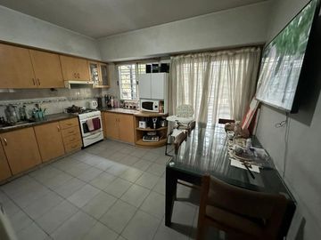 VENTA - DEPARTAMENTO 3 AMBIENTES CON BALCON Y DOS PATIOS - CABALLITO