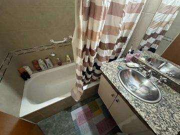 VENTA - DEPARTAMENTO 3 AMBIENTES CON BALCON Y DOS PATIOS - CABALLITO
