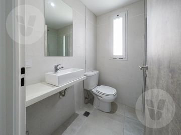 Casa en venta con renta - Barrio Terralagos, Canning