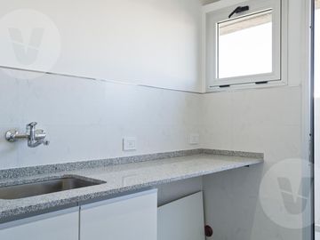 Casa en venta con renta - Barrio Terralagos, Canning