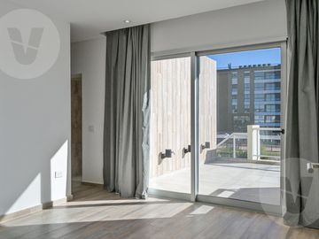 Casa en venta con renta - Barrio Terralagos, Canning